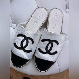 CHANEL
Interlocking CC Logo Leather Espadrilles